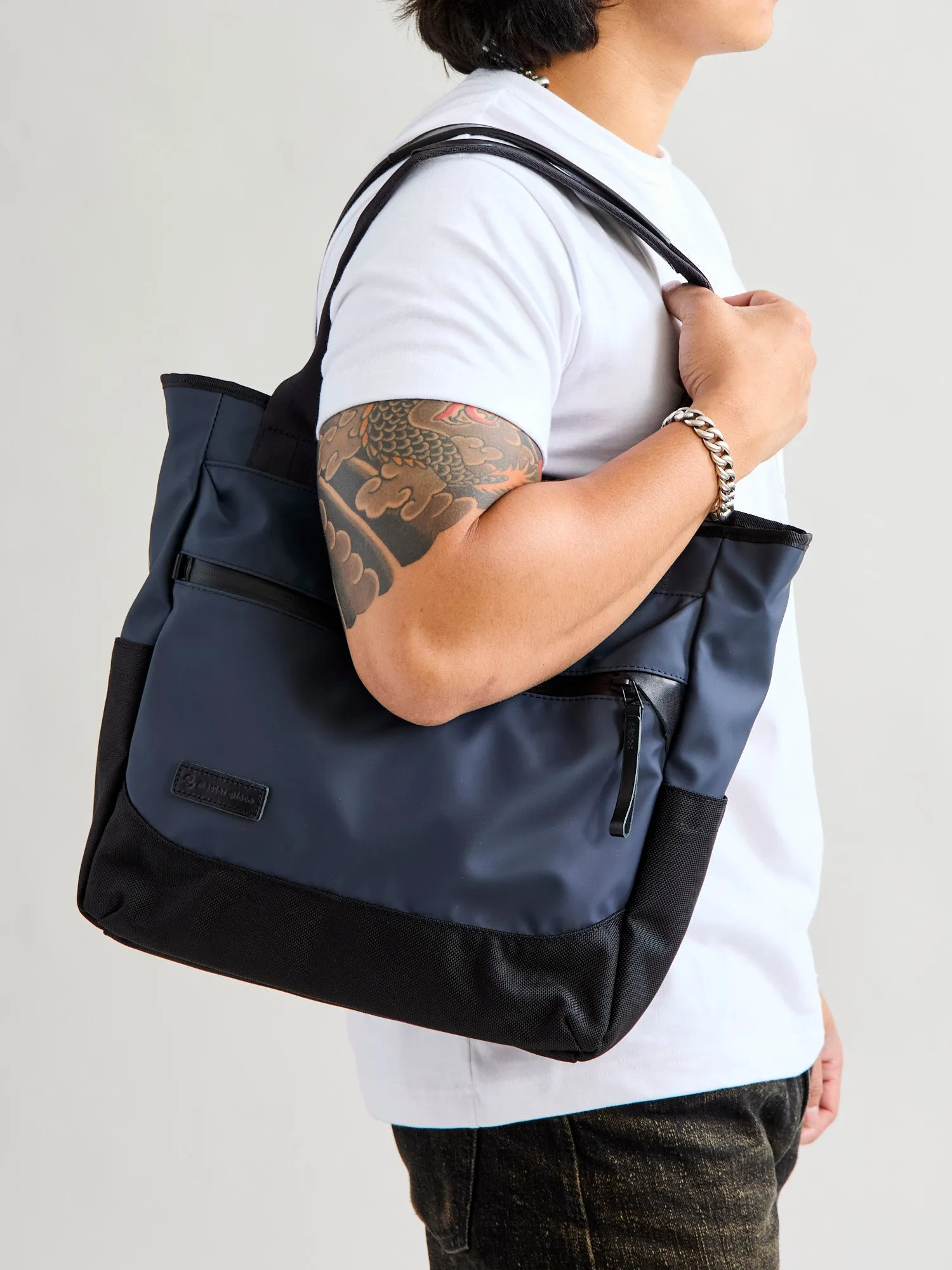 Slick Tote Bag in Navy