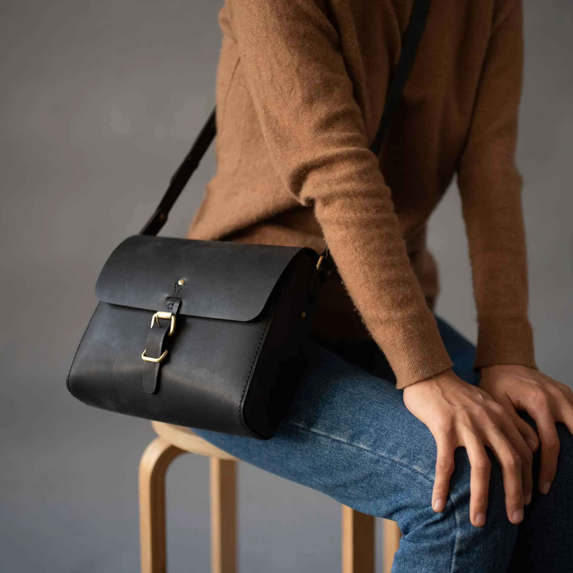 THE COMPANION SATCHEL - BLACK